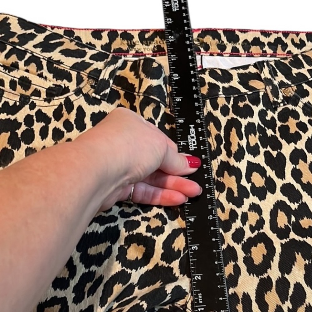 Kate Spade size 32 Leopard stretch skinny “ play hooky”SATURDAY NIGHT - Picture 13 of 14